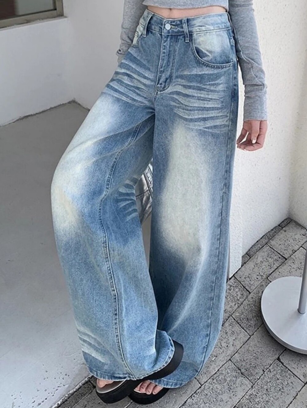 Women's Light Blue Washed Wide-Leg Jeans Y2k